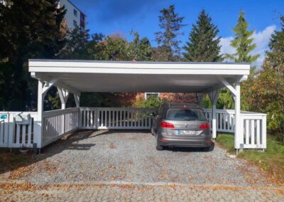 Carport in weiß